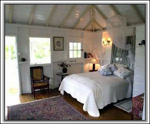 The Bedroom Has Great Views Of Nevis Peak - Holiday Rentals